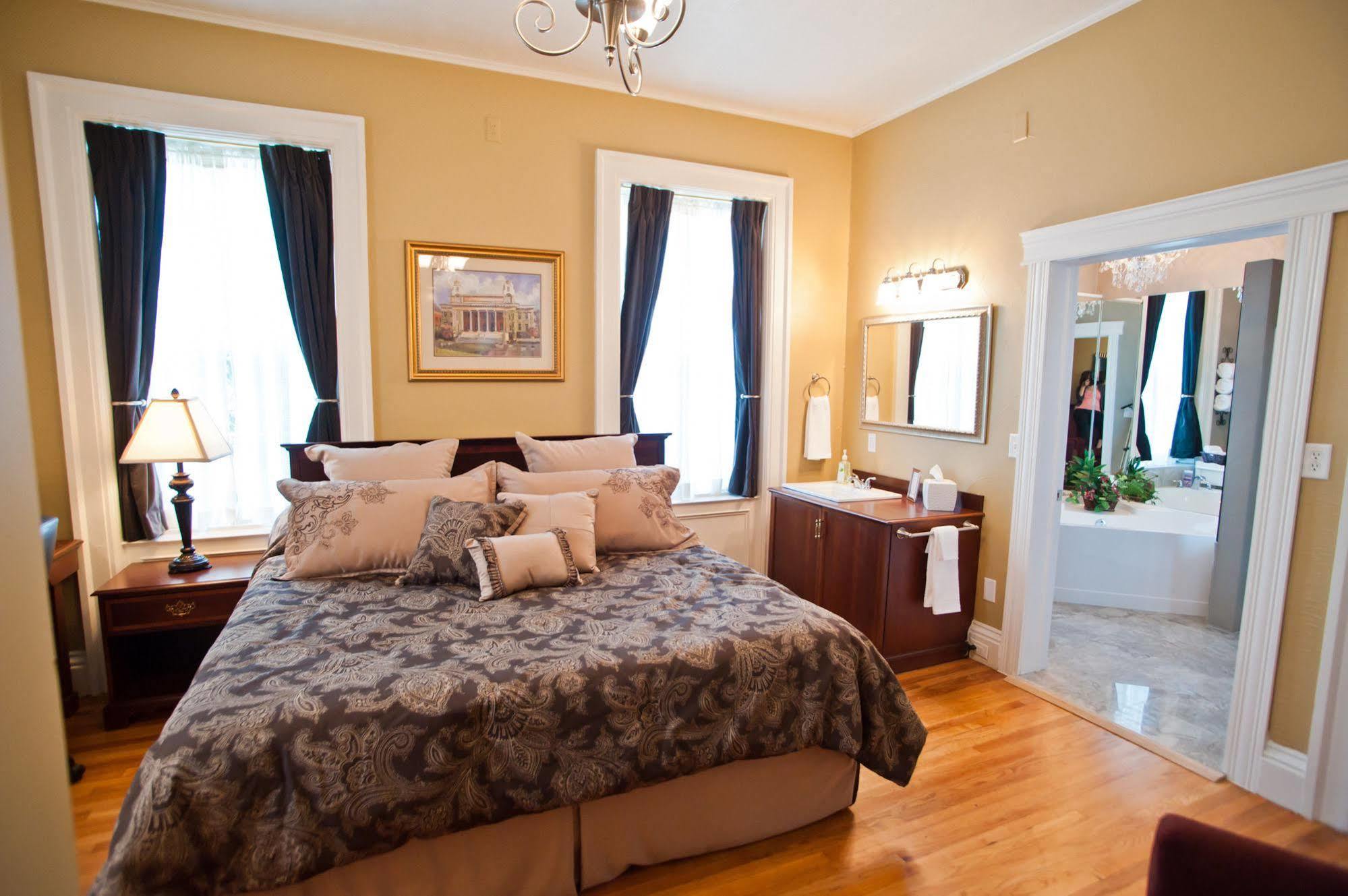 Beacon Hotel ออสวีโก ภายนอก รูปภาพ